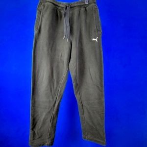 #69 Puma sweatpants size L